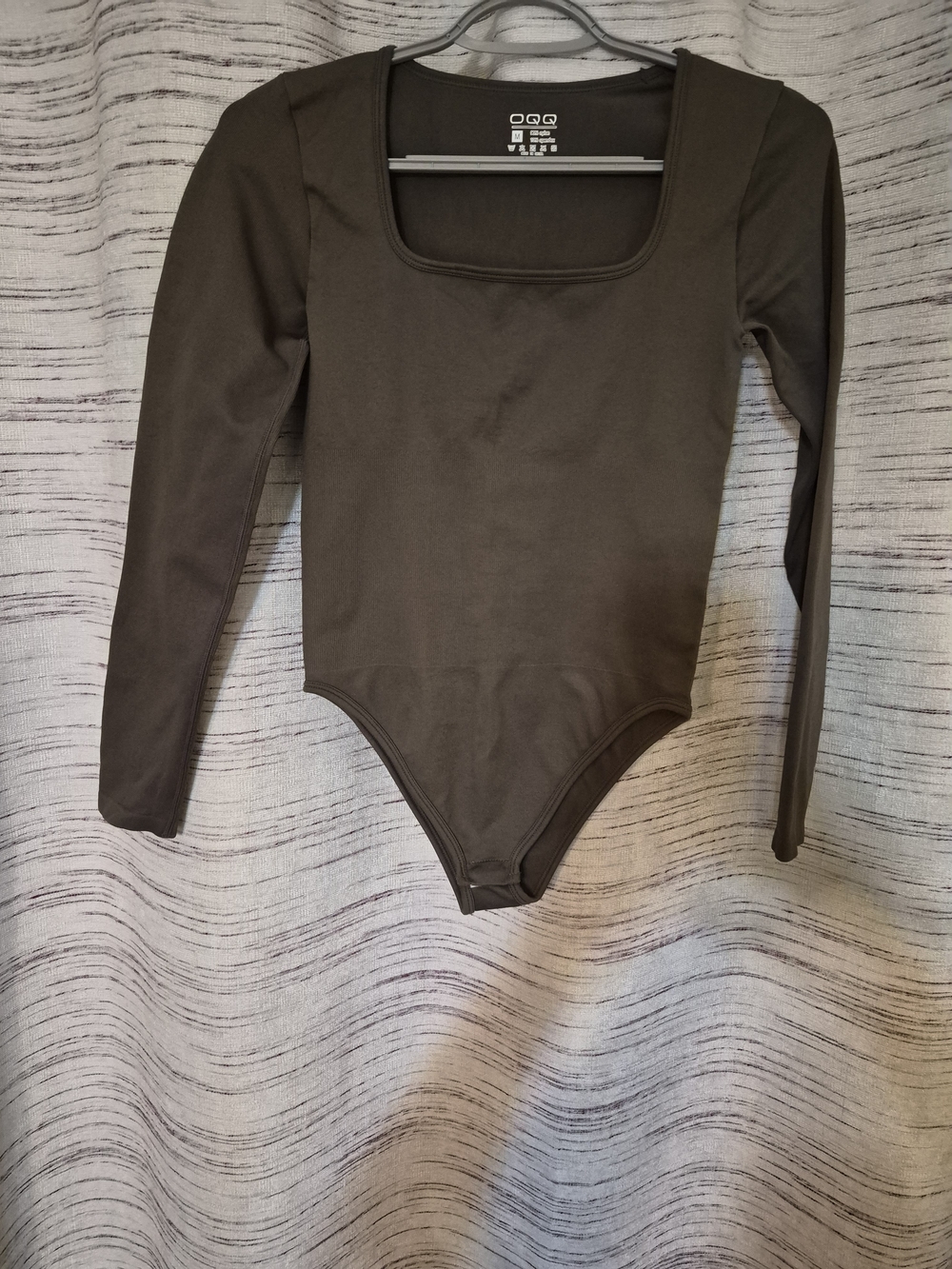 Square-Neck Long Sleeve Bodysuit in Brown/Green